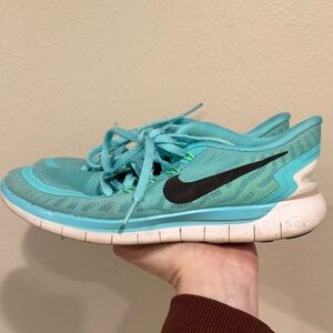 Nike Women's Teal and Black Athletic Shoes 7.5